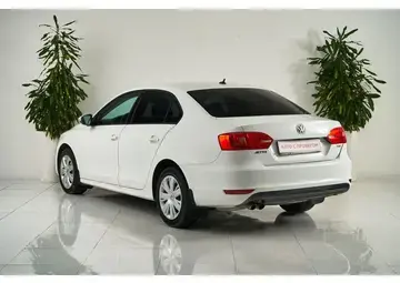 Volkswagen Jetta Вид 4